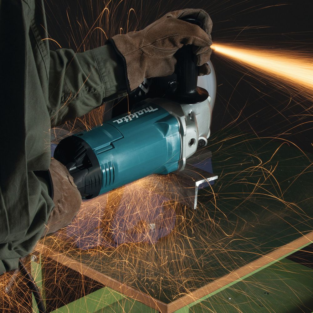 Угловая шлифмашина Makita GA7060, 2200 Вт, 180 мм, 8500 об/мин