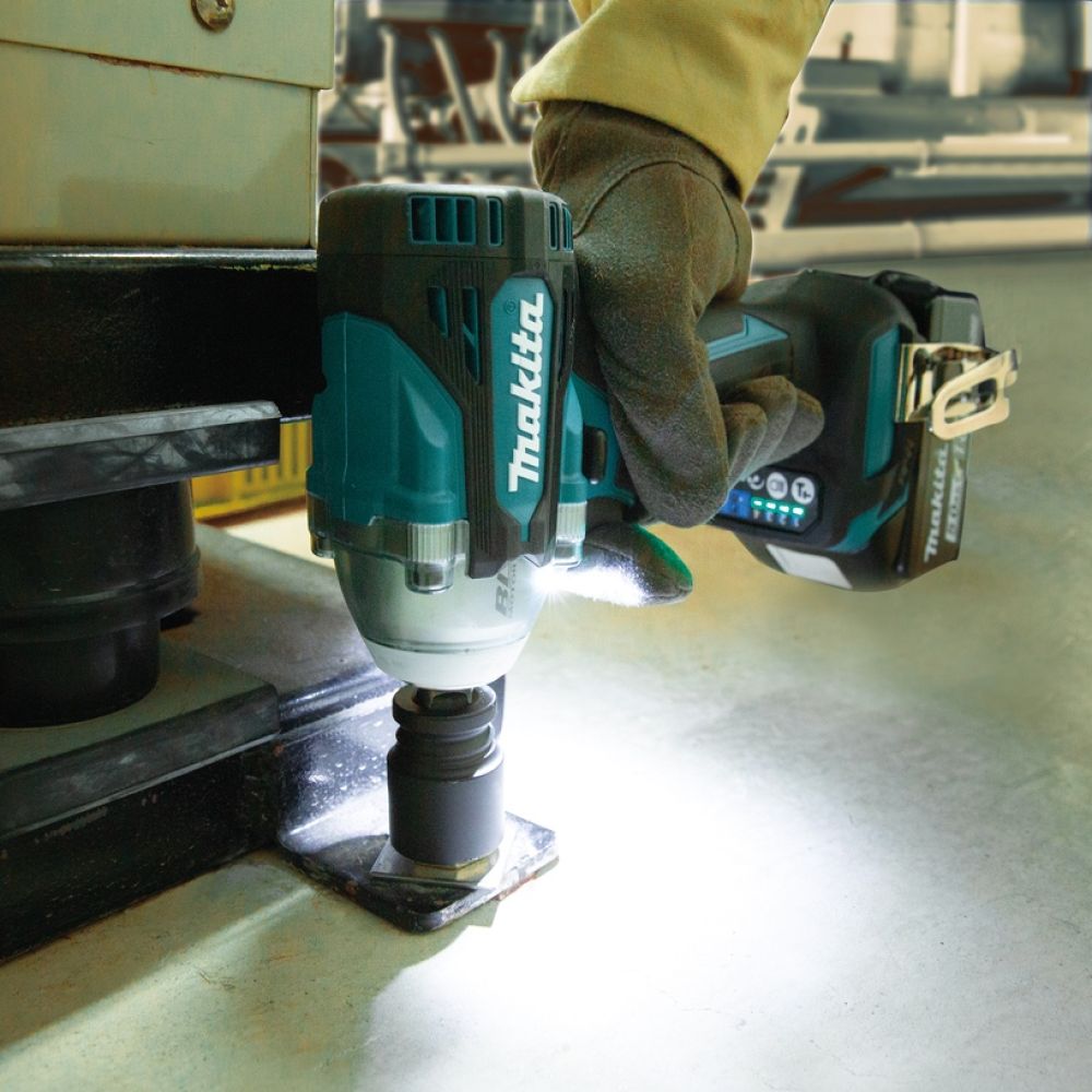 Аккумуляторный набор Makita, 18 В: гайковерт DTW300 + дрель-шуруповерт DDF485, с 2 АКБ 5 Ач и ЗУ, в кейсе