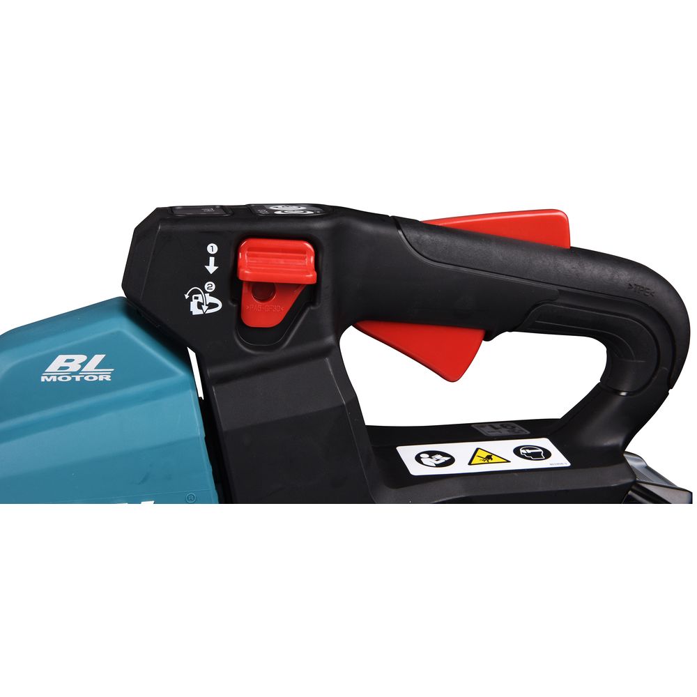 Набор Makita: аккумуляторный кусторез UH006GZ, 40 В, 600 мм, 4000 рез/мин + АКБ BL4040, 40 В, 4 Ач и ЗУ DC40RA, 40 В, 6 А, PT963