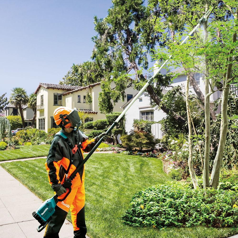 Аккумуляторный набор садовой техники Makita, 18 В: цепная пила DUC302 + высоторез-сучкорез DUA301, с 2 АКБ 3 Ач и ЗУ