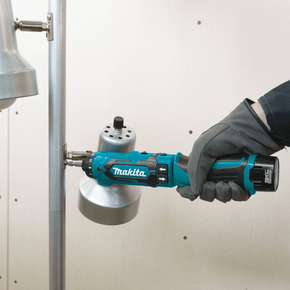Аккумуляторная отвертка Makita DF012DSE, с 2 АКБ 1.5 Ач и ЗУ, в кейсе