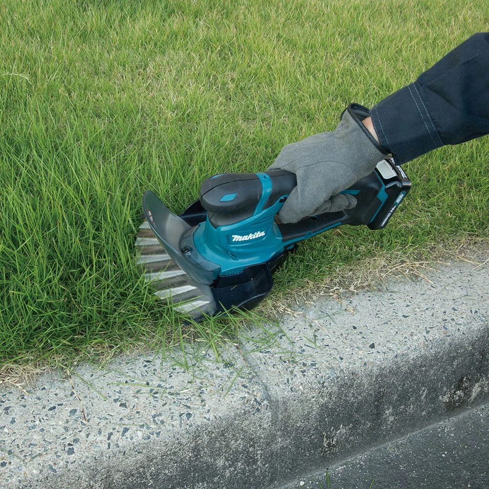 Аккумуляторный набор садовой техники Makita, 12 В: кусторез UH201D + садовые ножницы UM600D, с АКБ 2 Ач и ЗУ