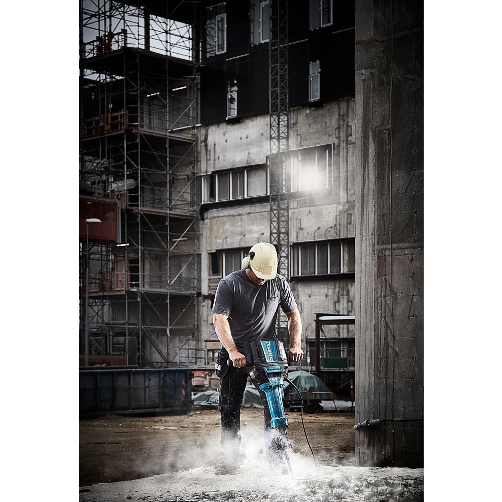 Молоток отбойный Makita 28 мм 2000 Вт 1-1/8" 72,8 Дж, HM1812