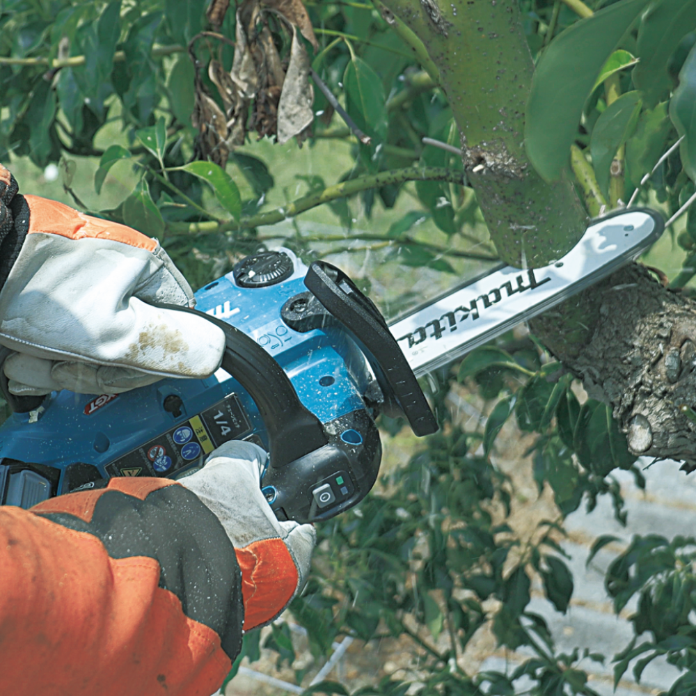 Аккумуляторная цепная пила Makita UC031GZ01, 40 В, 25 см, 24 м/с, без АКБ и ЗУ