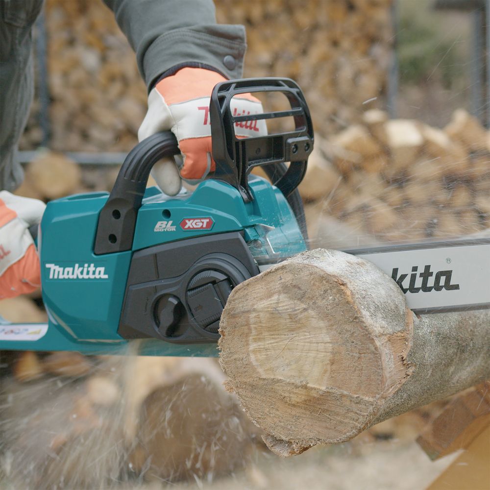 Аккумуляторная цепная пила Makita UC022GZ, 40 В, 35 см, 25.5 м/с, без АКБ и ЗУ