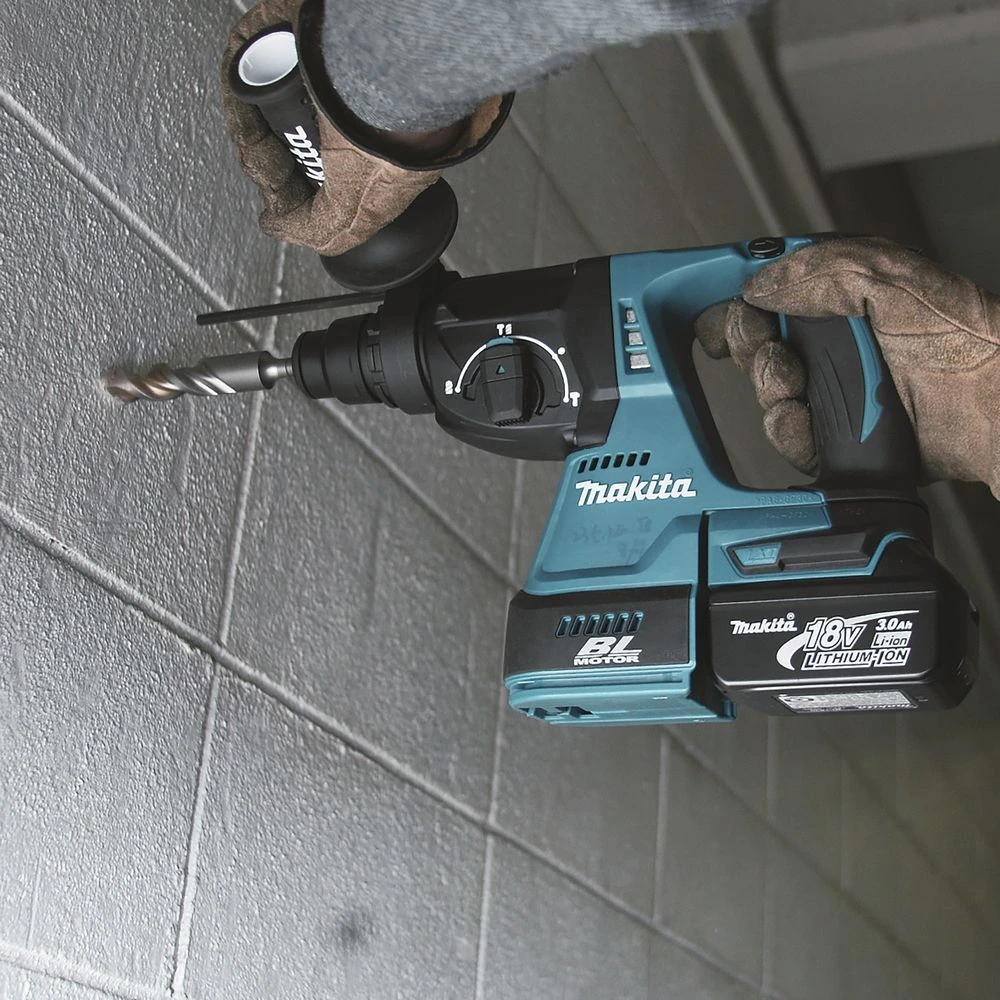 Аккумуляторный перфоратор Makita DHR242RT, 18 В, 2 Дж, 4700 уд/мин, с АКБ 5 Ач и ЗУ, в кейсе