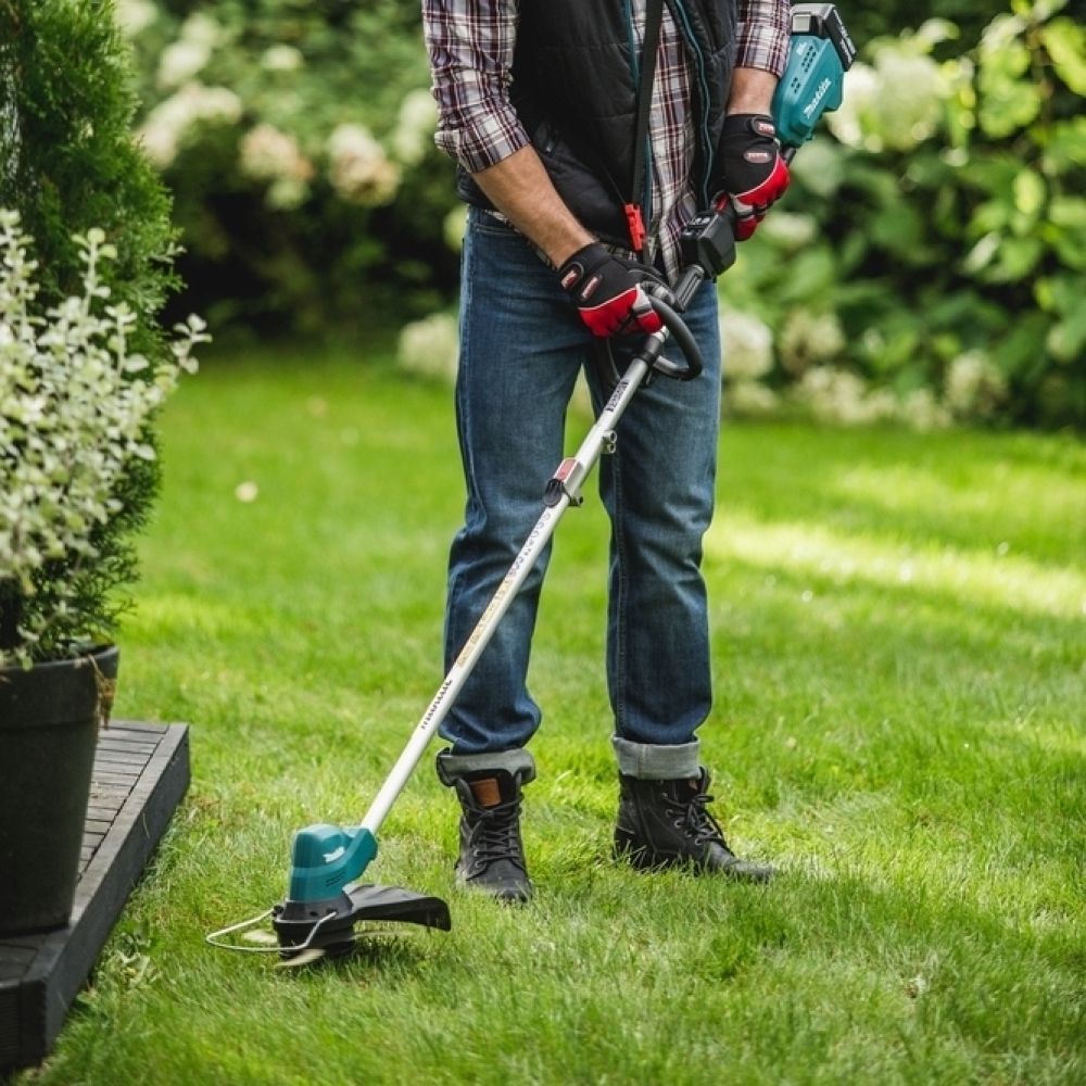 Набор: аккумуляторный триммер Makita DUR368LZ + аккумулятор Makita 632F69-8 + зарядное устройство Makita 630876-7