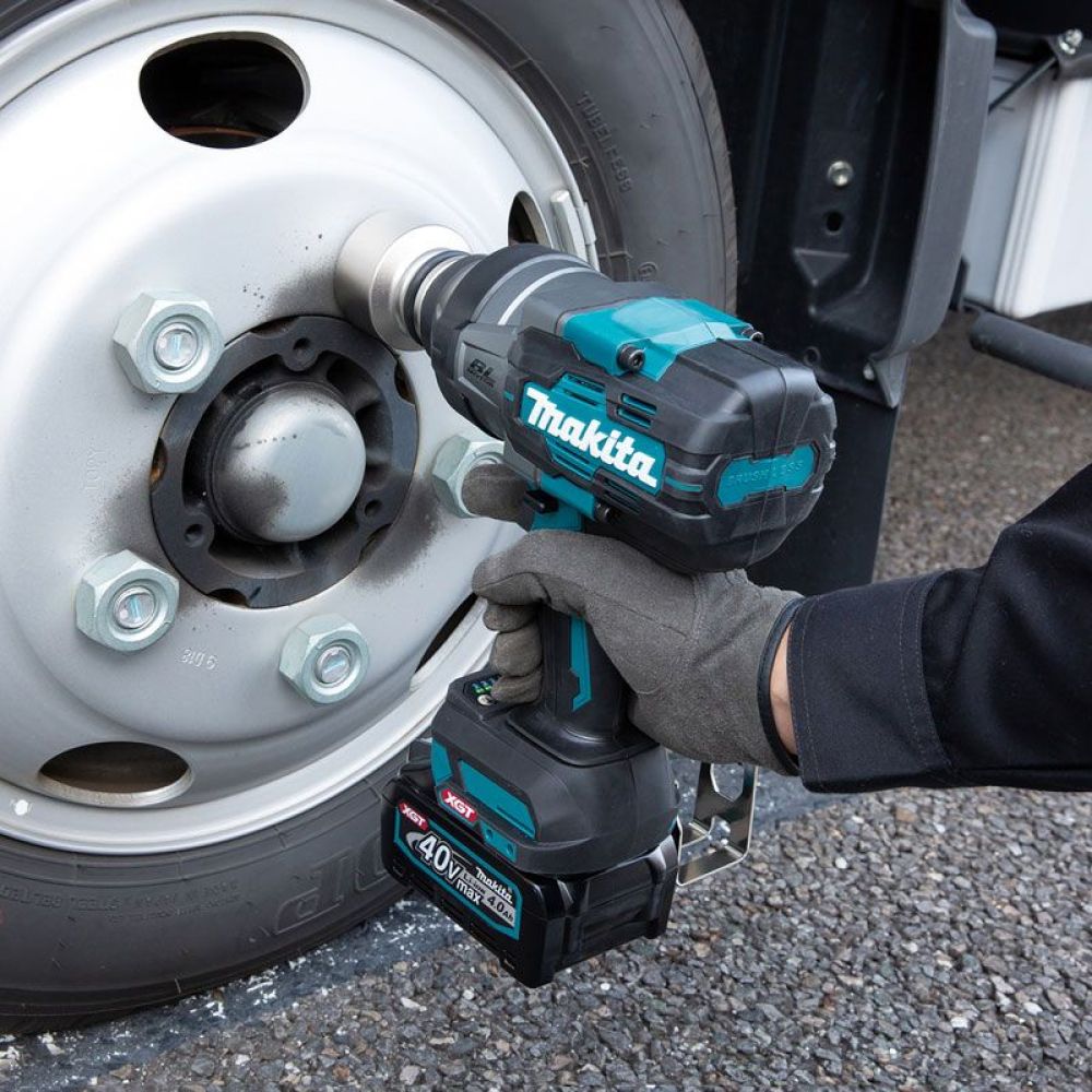 Аккумуляторный гайковерт Makita TW001GM201, 40 В, 2050 Нм, 2500 уд/мин, с 2 АКБ 4 Ач и ЗУ, в кейсе MakPac