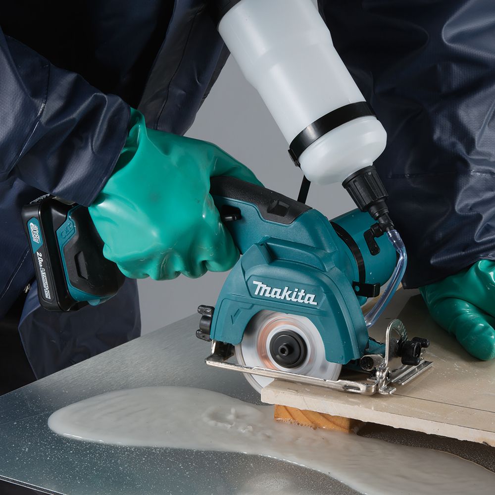 Аккумуляторная алмазная пила Makita CXT, CC301DWAE