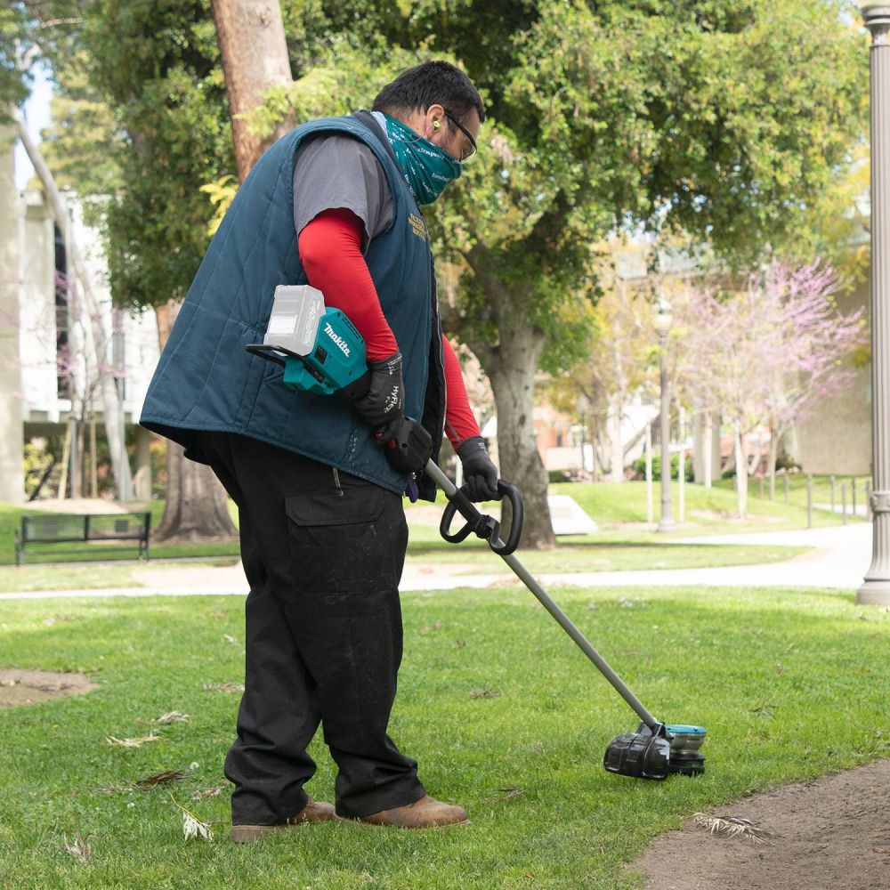 Набор Makita: аккумуляторный триммер UR003GZ, 40 В, 6500 об/мин + аккумулятор BL4040, 40 В, 4 Ач + быстрое зарядное устройство DC40RA, PT960