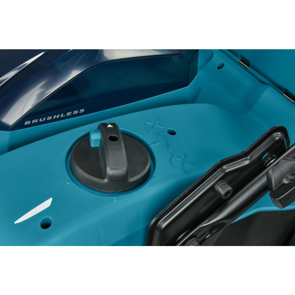 Аккумуляторный скарификатор-аэратор Makita, 40 В, 38 см, 50 л, 3200 об/мин, c 2 АКБ 4 Ач и ЗУ, UV001GM201