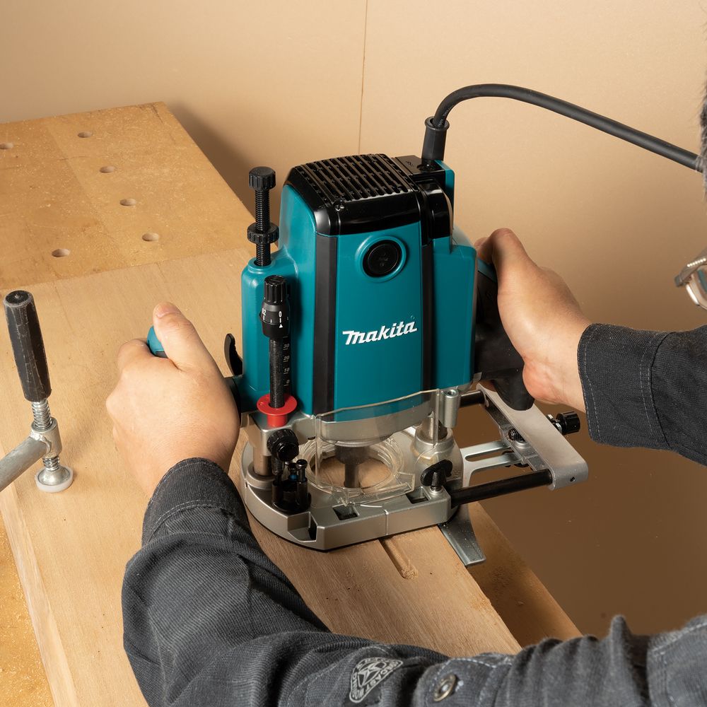 Вертикальный фрезер Makita RP1803X02, 1650 Вт, 22000 об/мин, 70 мм