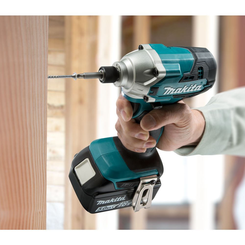 Аккумуляторный ударный шуруповерт Makita DTD156Z, 18 В, 155 Нм, 3000 уд/мин, без АКБ и ЗУ