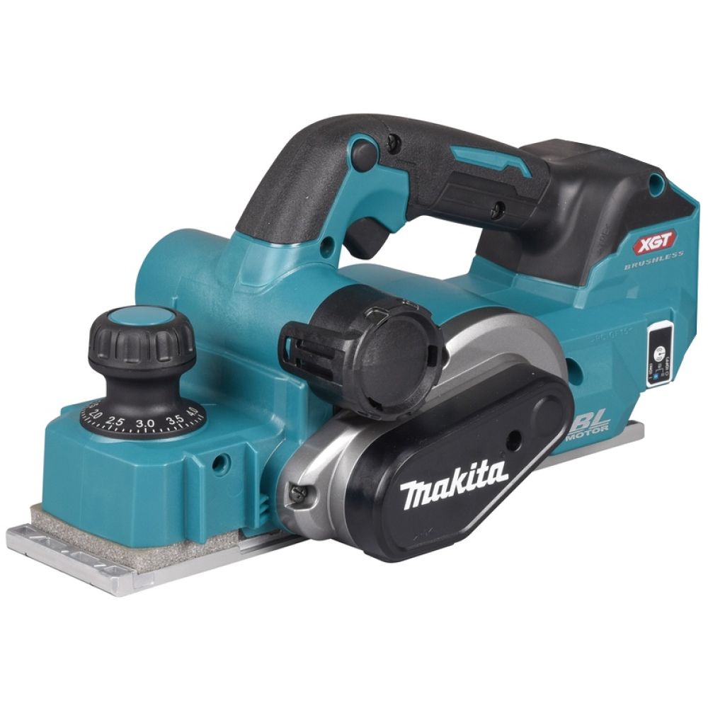 Аккумуляторный набор Makita, 40 В: угловая шлифмашина GA004 + рубанок KP001, с 2 АКБ 4 Ач и ЗУ, в кейсе MakPac