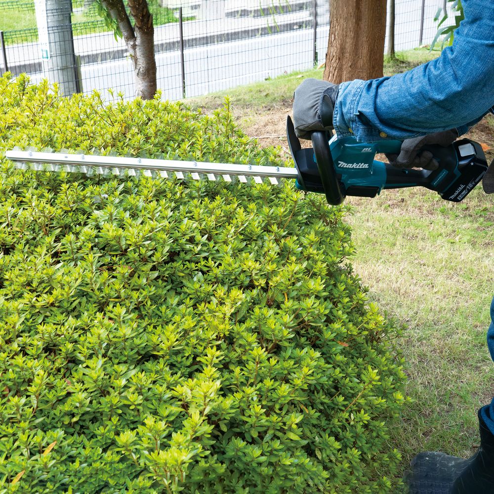 Аккумуляторный набор садовой техники Makita, 18 В: кусторез-высоторез DUN461W + кусторез DUH506, с АКБ 3 Ач и ЗУ