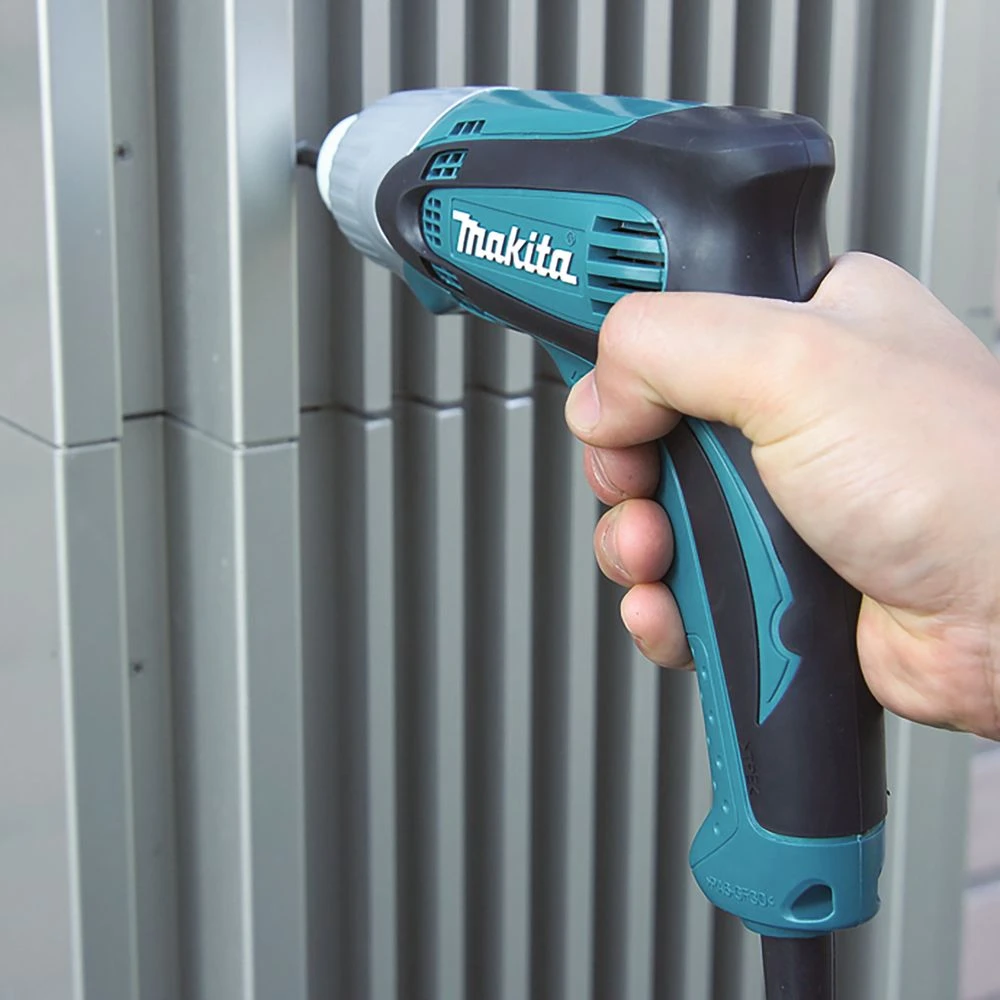 Ударный шуруповерт Makita TD0100, 230 Вт, 100 Нм, 3200 уд/мин
