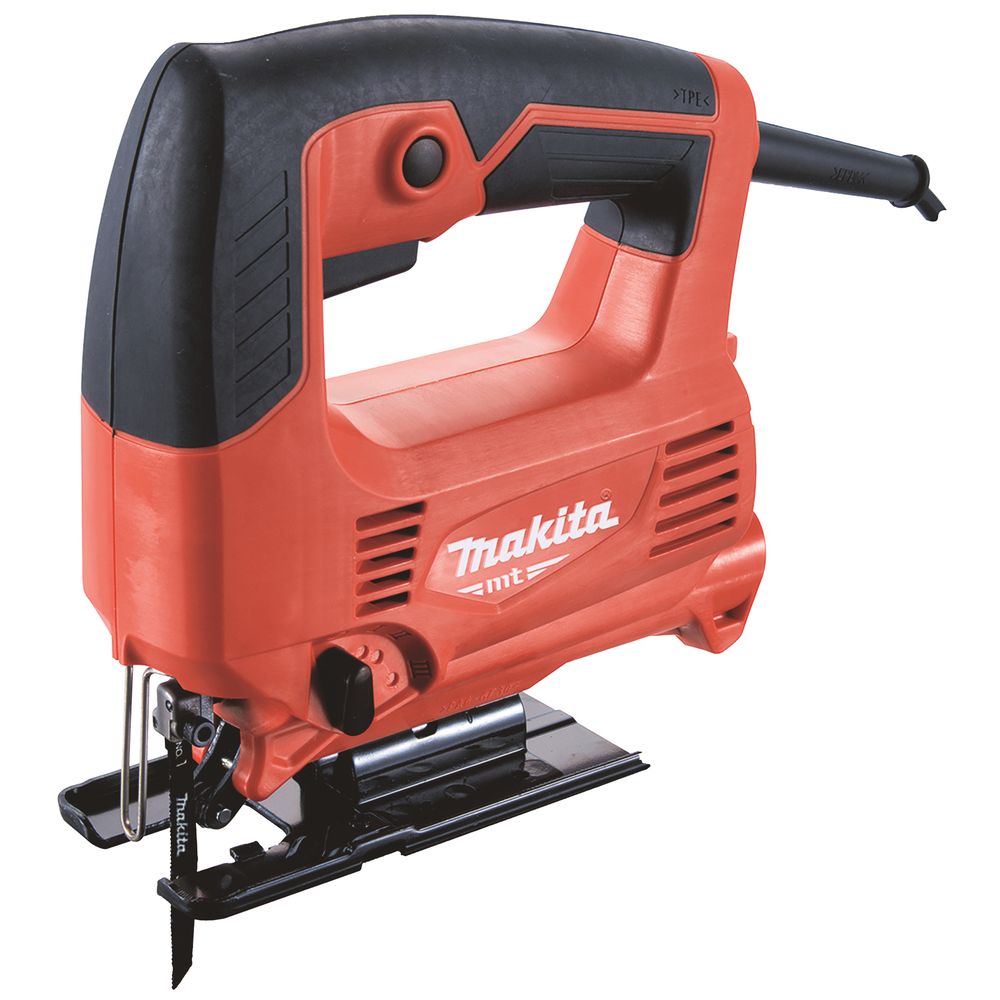 Набор: дисковая циркулярная пила Makita M5802 + лобзик Makita M4301, M5802-SET