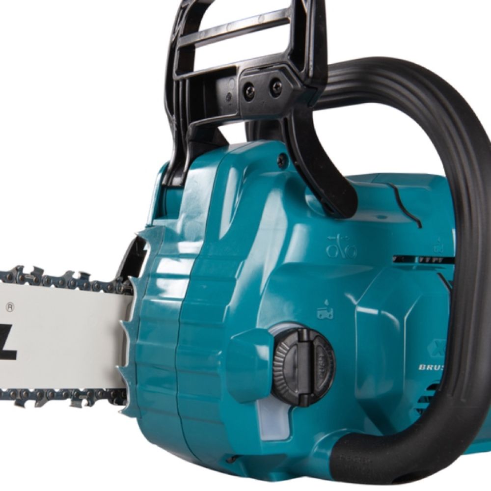 Аккумуляторная цепная пила Makita UC026GZ, 40 В, 40 см, 25.5 м/с, без АКБ и ЗУ