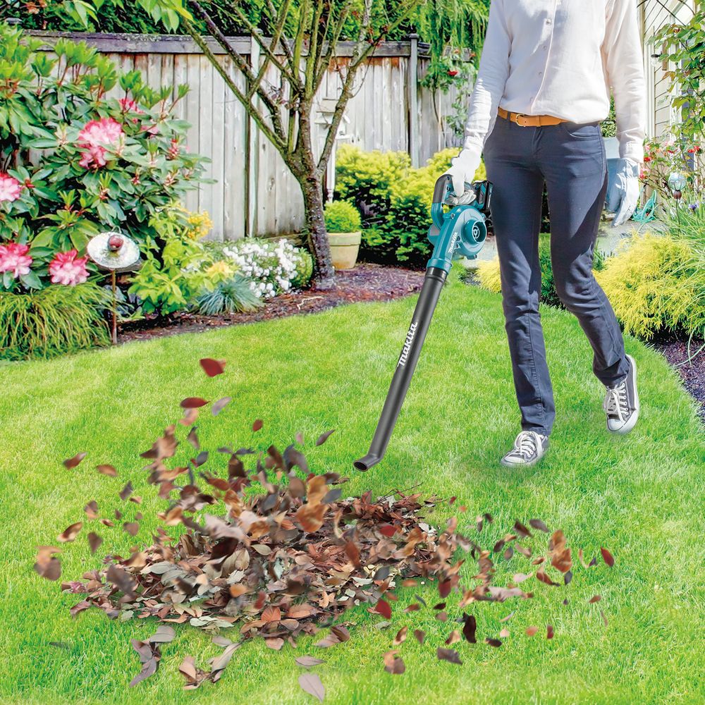 Аккумуляторный набор садовой техники Makita, 12 В: кусторез-высоторез UN460WD + воздуходувка UB101D, с АКБ 2 Ач и ЗУ