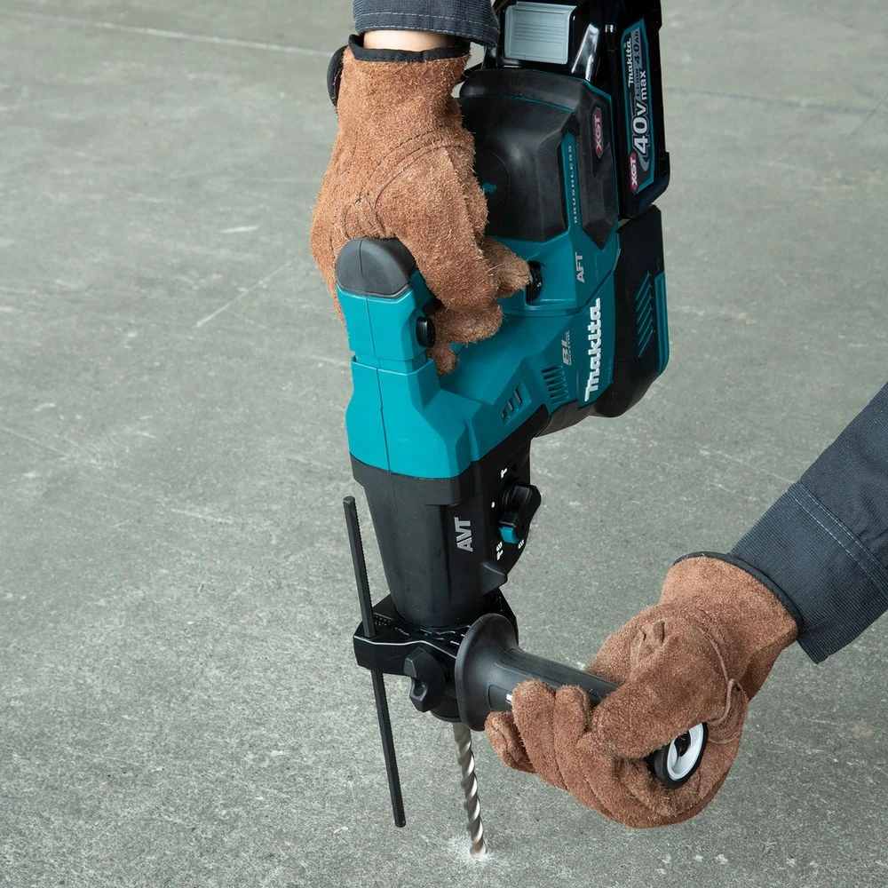 Набор Makita: 2 аккумуляторных перфоратора HR001GZ, 2.8 Дж, 5000 уд/мин + аккумулятор BL4040, 40 В, 4 Ач + быстрое зарядное устройство DC40RA, PT980