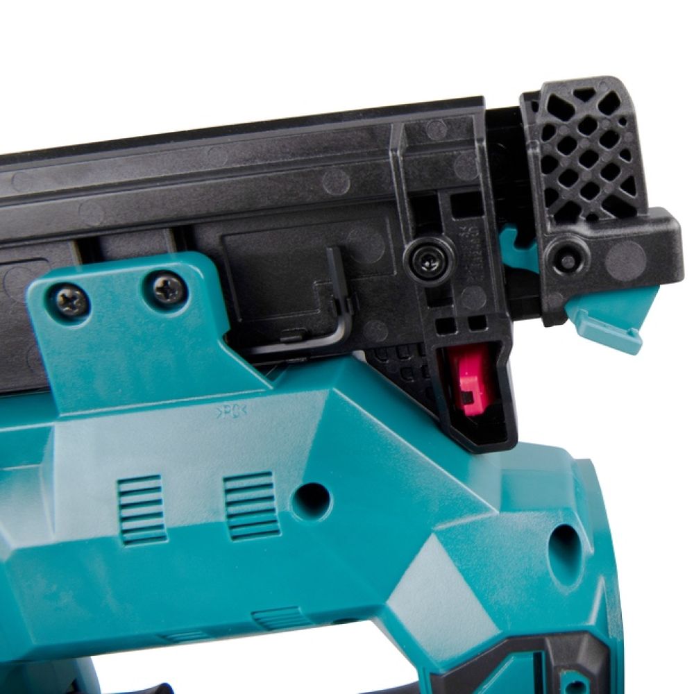 Аккумуляторный гвоздезабивной пистолет Makita FN001GZ, 40 В, без АКБ и ЗУ