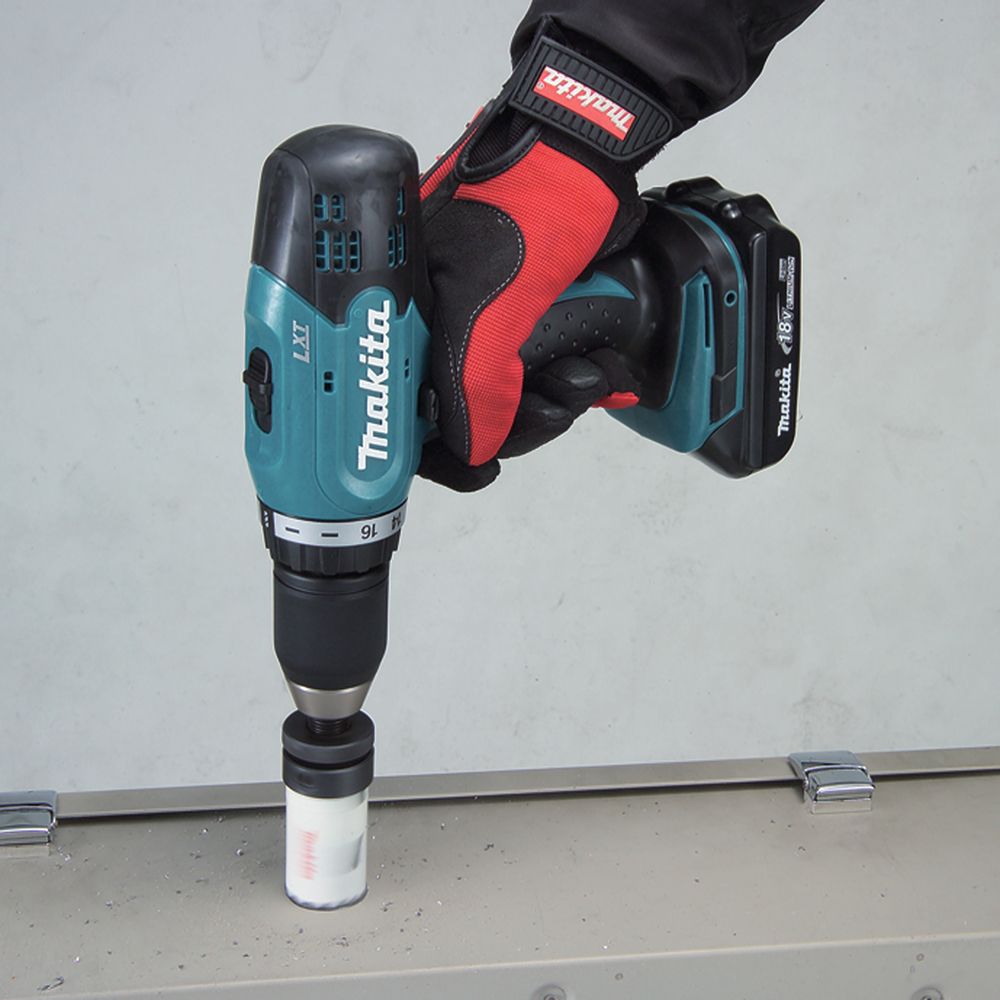 Набор Makita: аккумуляторная дрель-шуруповерт DDF453SYE, 18 В, 42 Нм, 1300 об/мин, с 2 АКБ 1.5 Ач и ЗУ, в кейсе + набор бит E-03084, 31 шт., PT1041