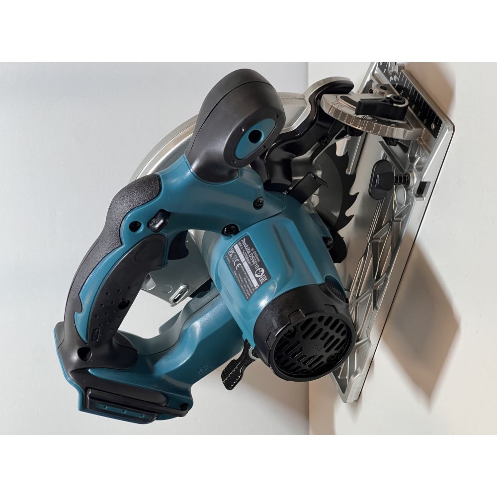 Аккумуляторная дисковая пила Makita DSS610RF, LXT 18 В, 165 мм, 3700 об/мин, с АКБ 3 Ач и ЗУ, (УЦЕНЕННЫЙ ТОВАР) (DSS610RF/U)