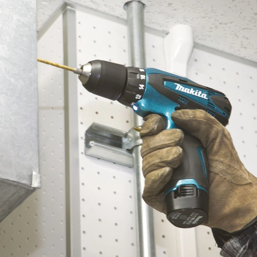 Аккумуляторная дрель-шуруповерт Makita DF330DWE, с 2 АКБ 1.3 Ач и ЗУ, в кейсе