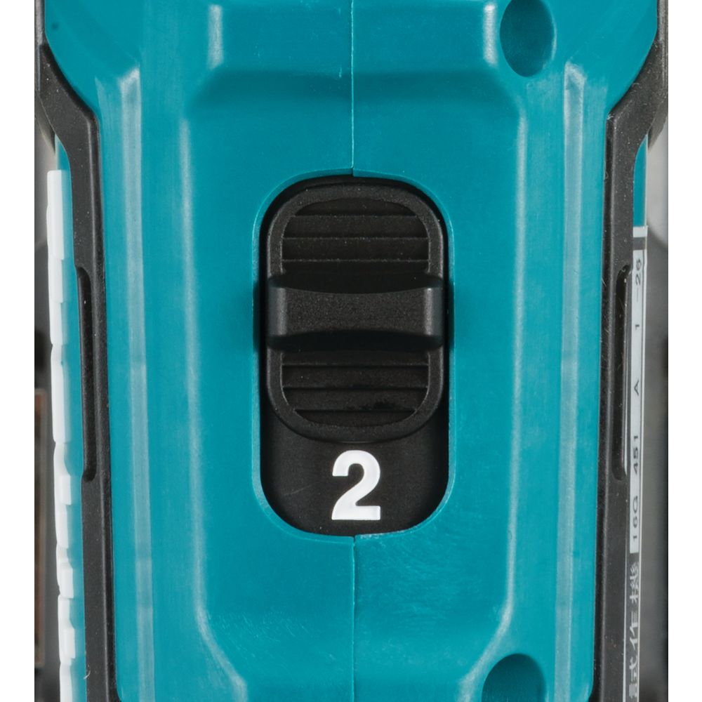 Набор Makita: аккумуляторный пылесос CL121DWA + аккумуляторная ударная дрель-шуруповерт HP333DZ, PT1001