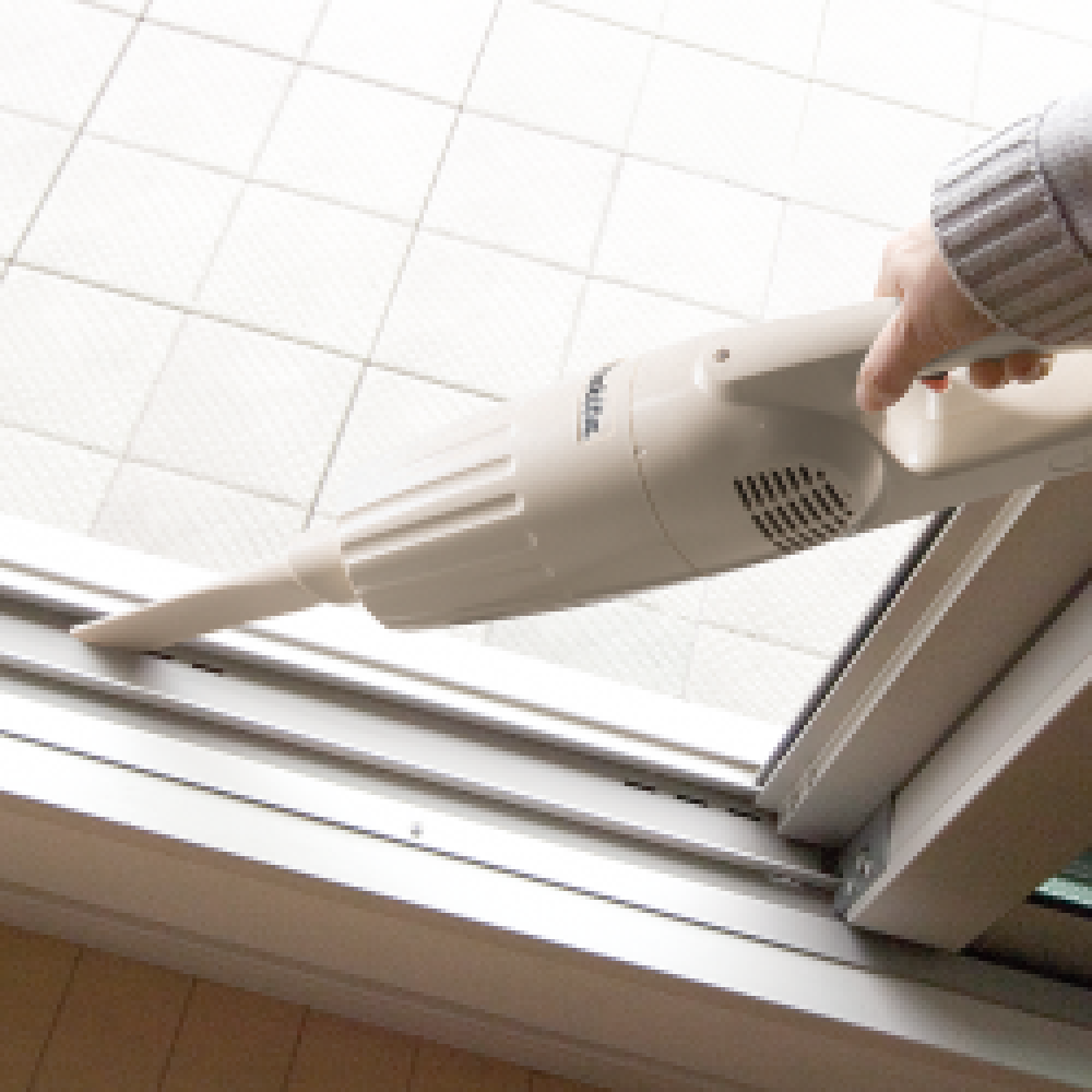 Аккумуляторный пылесос Makita CL111DWI, с АКБ 1.5 Ач и ЗУ