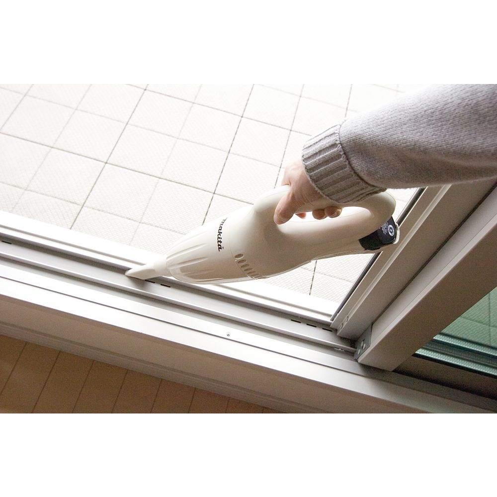 Аккумуляторный пылесос Makita CL100DW, с АКБ 1.3 Ач и ЗУ