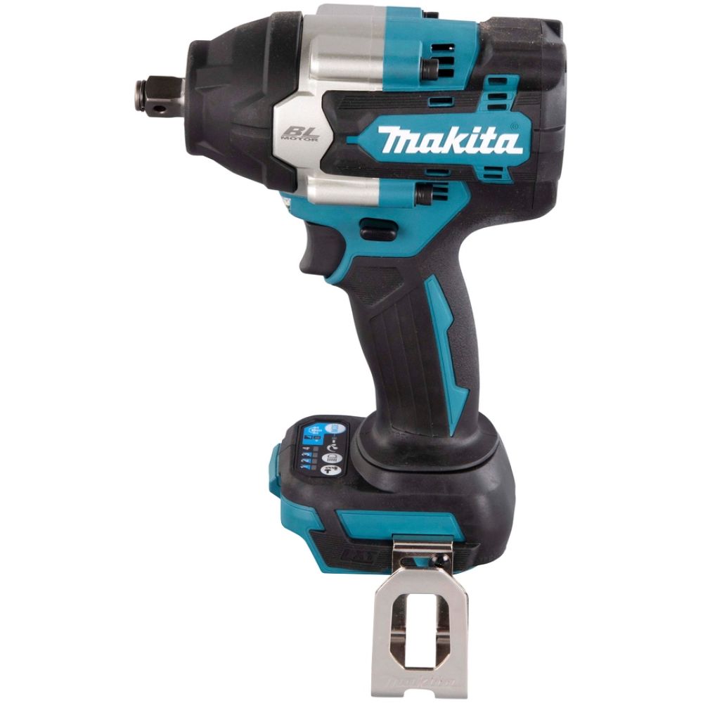 Аккумуляторный набор Makita, 18 В: гайковерт DTW700 + сабельная пила DJR185, с 2 АКБ 3 Ач и ЗУ, в кейсе