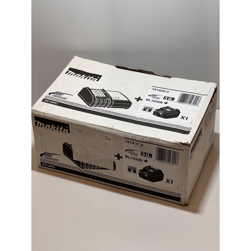 Набор Makita: аккумулятор BL1830B, Li-Ion, 18 В, 3 Ач и зарядное устройство DC18RC, 7.2-18 В, 3 А,  191A25-2/U, уцененный товар