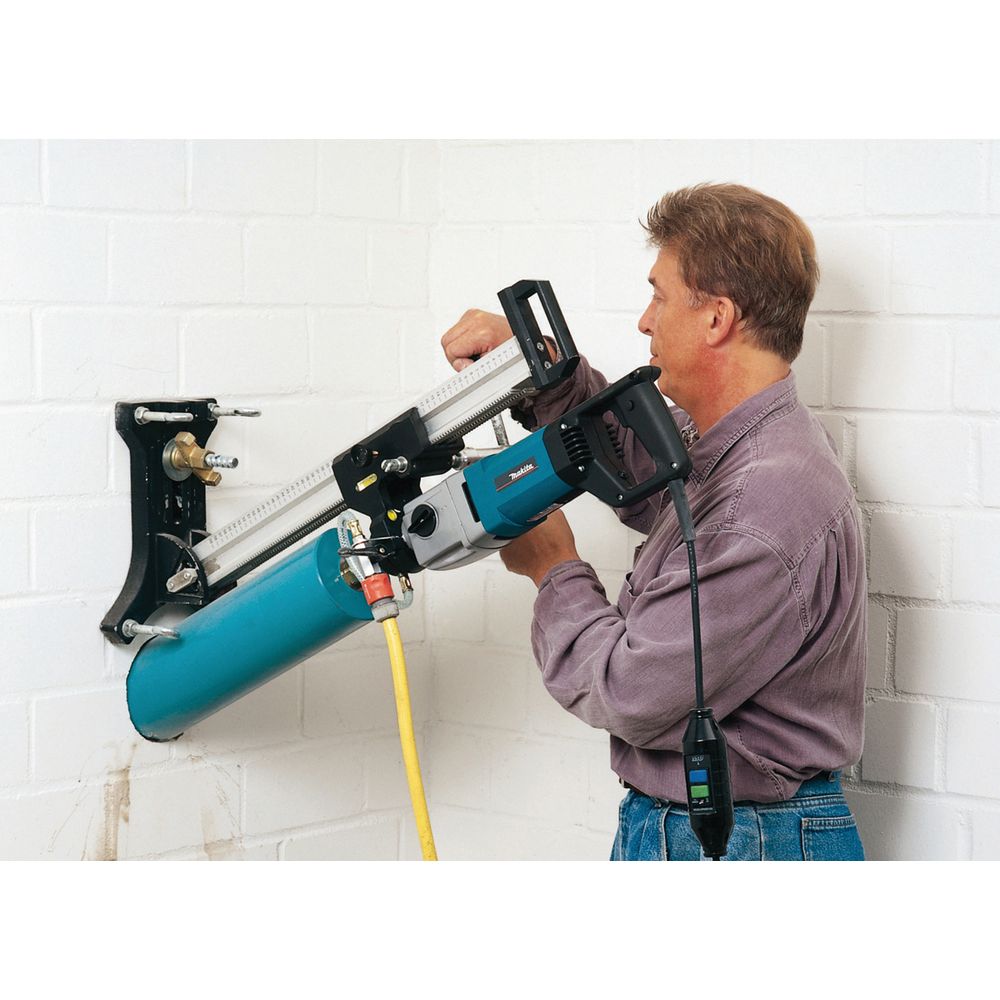 Электрическая дрель Makita алмазного сверления до 132 мм, DBM131