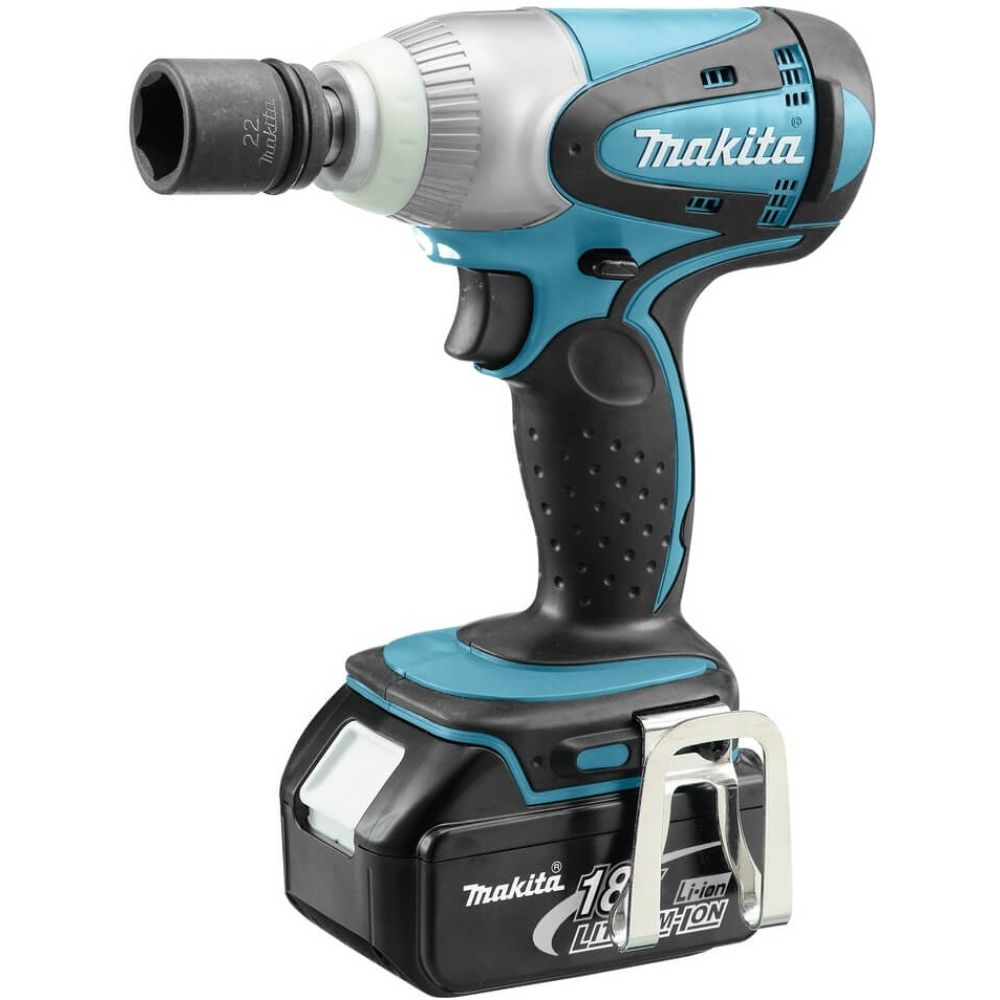 Аккумуляторный ударный гайковерт Makita DTW251RME, 18 В, 230 Нм, 3200 уд/мин, с 2 АКБ 4 Ач и ЗУ, в кейсе
