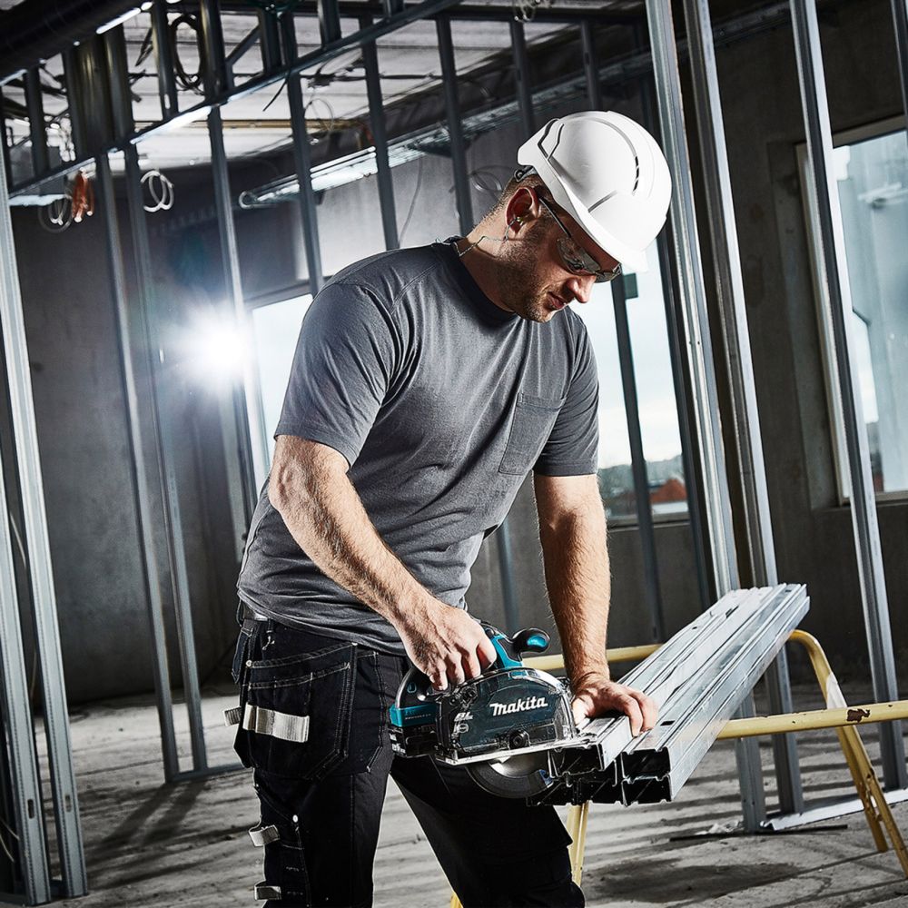 Аккумуляторная дисковая пила Makita DCS553Z, 18 В, 150 мм, 4200 об/мин, без АКБ и ЗУ