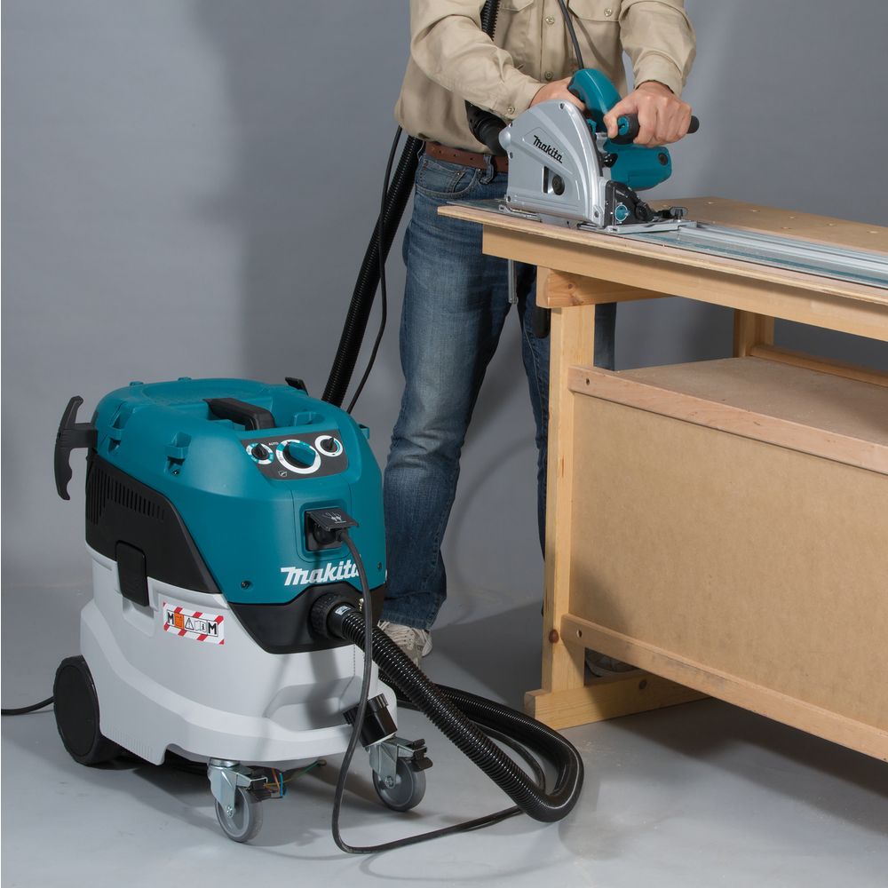 Электрический пылесос Makita VC4210M, для сухой и влажной уборки, класс пыли М