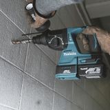 Аккумуляторный перфоратор Makita DHR242Z, 18 В, 2 Дж, 4700 уд/мин, без АКБ и ЗУ