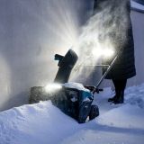 Аккумуляторный снегоуборщик Makita SN001GZ, 40 В, 53 см