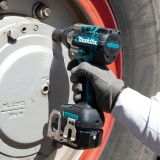 Аккумуляторный гайковерт Makita DTW700RF1J, 18 В, 1000 Нм, 2700 уд/мин, с АКБ 3 Ач и ЗУ, в кейсе MakPac