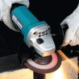 Угловая шлифмашина Makita 9557HNR, 840 Вт, 115 мм, 11000 об/мин