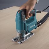 Набор Makita: кромочный фрезер RT0700CX2, 710 Вт, 30000 об/мин, в сумке + лобзик 4329, 450 Вт, 3100 ход/мин, PT1046