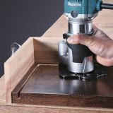 Набор Makita: кромочный фрезер RT0700CX2, 710 Вт, 30000 об/мин, в сумке + лобзик 4329, 450 Вт, 3100 ход/мин, PT1046