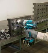 Аккумуляторный ударный гайковерт Makita, 1000 Нм, 1800 об/мин, 2200 уд/мин, без АКБ и ЗУ, DTW1002Z